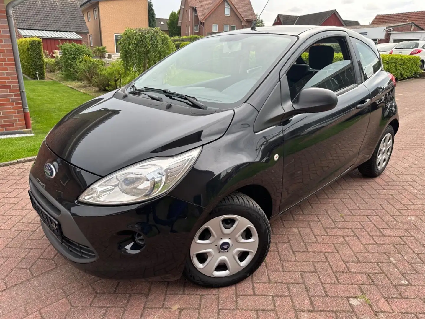 Ford Ka/Ka+ Ka 1.2 Titanium Schwarz - 1