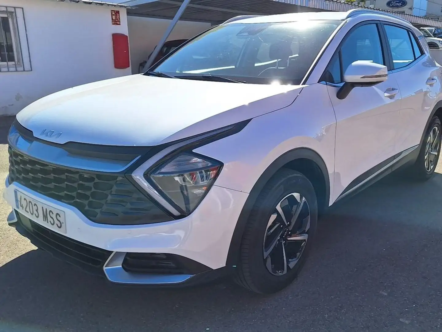 Kia Sportage 1.6 T-GDi HEV 171kW (230CV) Drive 4x2 Weiß - 1