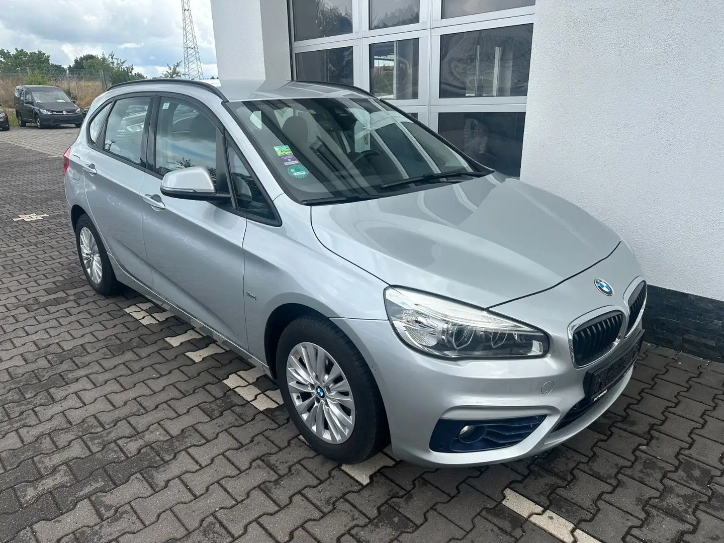 BMW 218 218 i Automatik Active Tourer Sport Line Silber - 1
