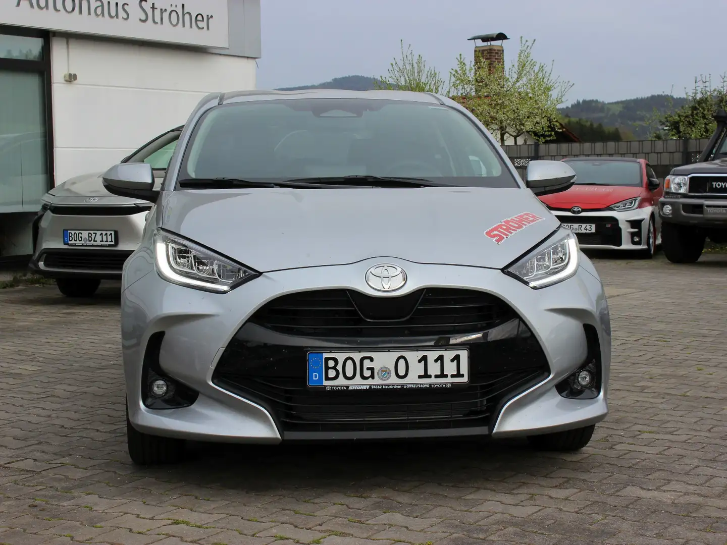 Toyota Yaris Hybrid Team Deutschland Gris - 2