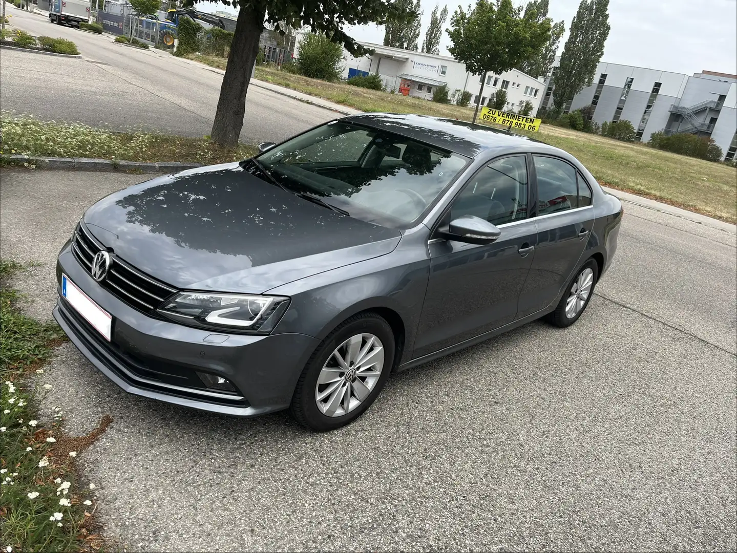 Volkswagen Jetta 2,0 TDI Highline - 1