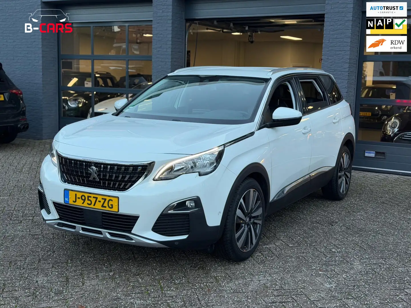 Peugeot 5008 1.2 PureTech Blue Premium Leer|Stoelvw|7Pers|360*| Blanc - 1