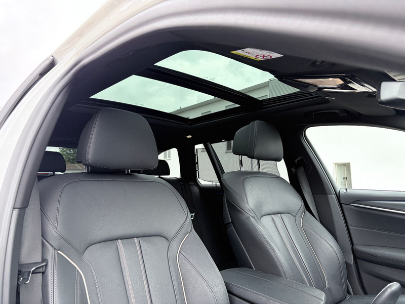 BMW 520 i Aut. M Sport PANO/AHK/HUD/KOMFORTSITZE — photo 12