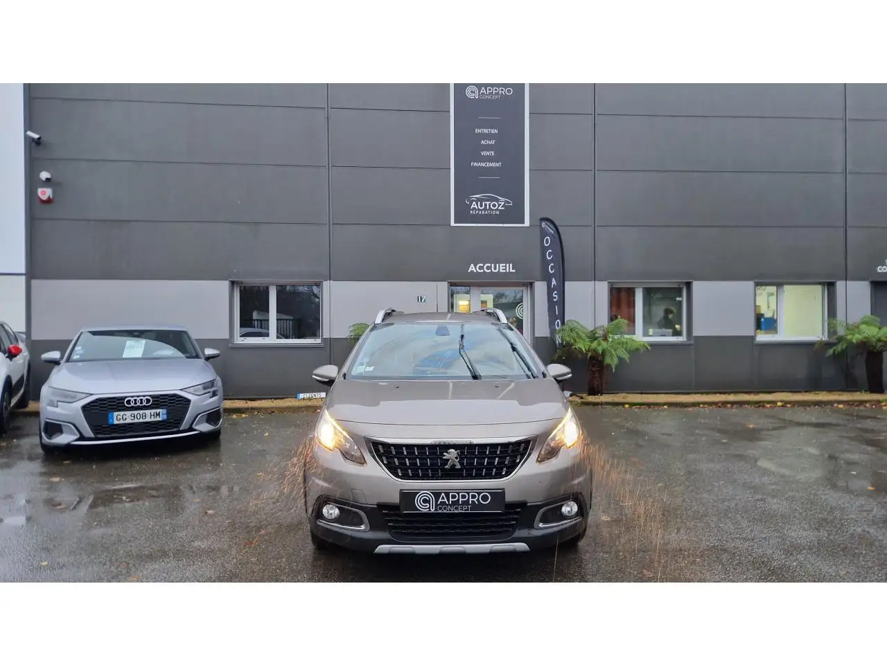 Peugeot 2008 1.2i PureTech 12V S\\u0026S - 110  Allur