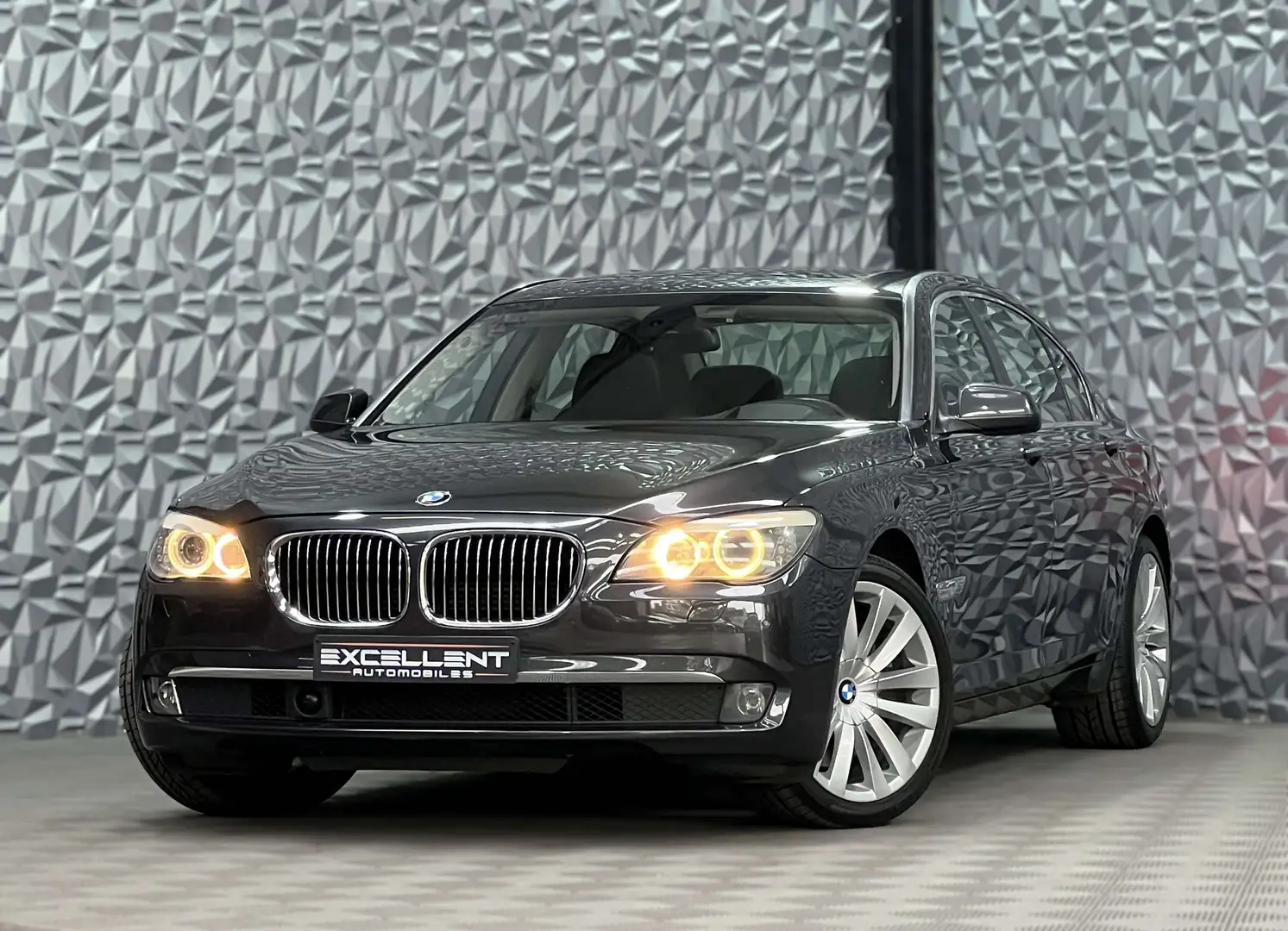 BMW 750 Li*Long*X DRiVE*FULL OPTION*DVD*TOIT*BI-XENON*GPS Gri - 1