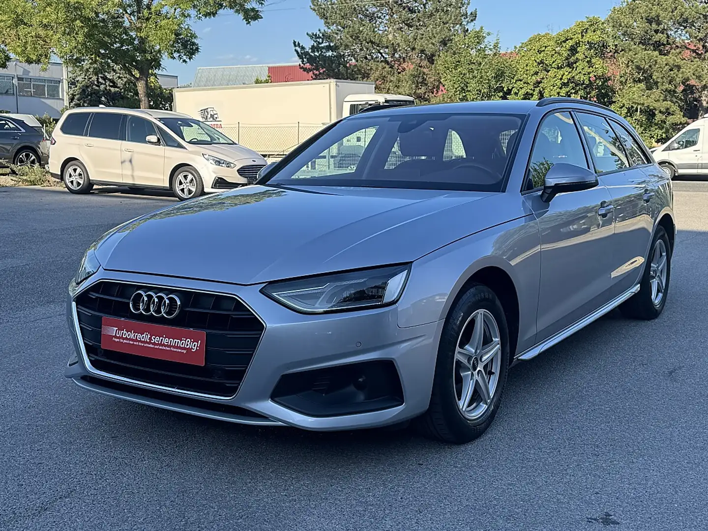 Audi A4 Avant 30 TDI S-tronic / MMI NAVI / AMBIENTE / L... Silber - 1
