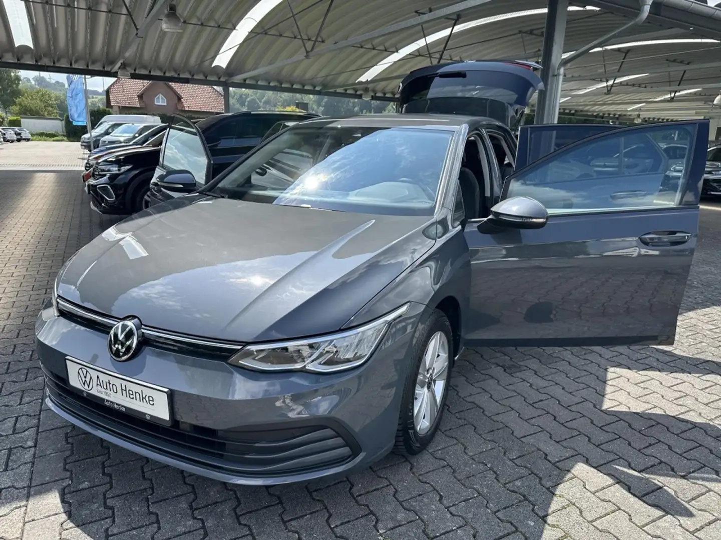Volkswagen Golf VIII 1.0 TSI OPF LIFE + AHK + KLIMA Klima Grau - 2