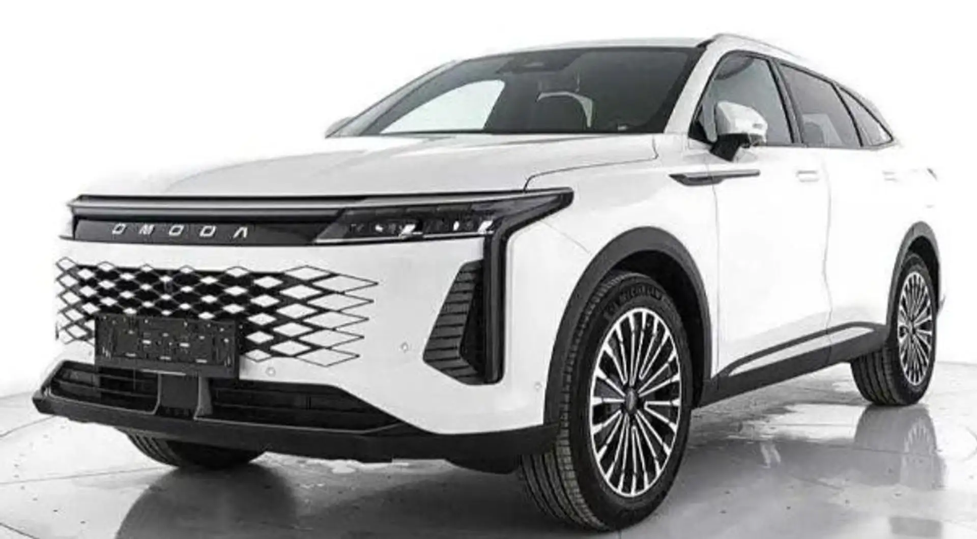 Omoda 9 OMODA 9 PHEV 1.5TGDI + 3 MOTORI ELETTRICI + 4X4 Bianco - 1
