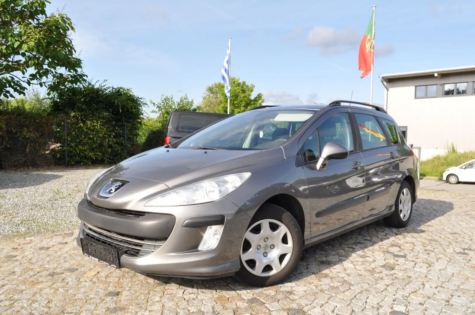 Peugeot 308 SW Tendance 1.6 /KLIMA/PDC/TÜV NEU Grau - 1