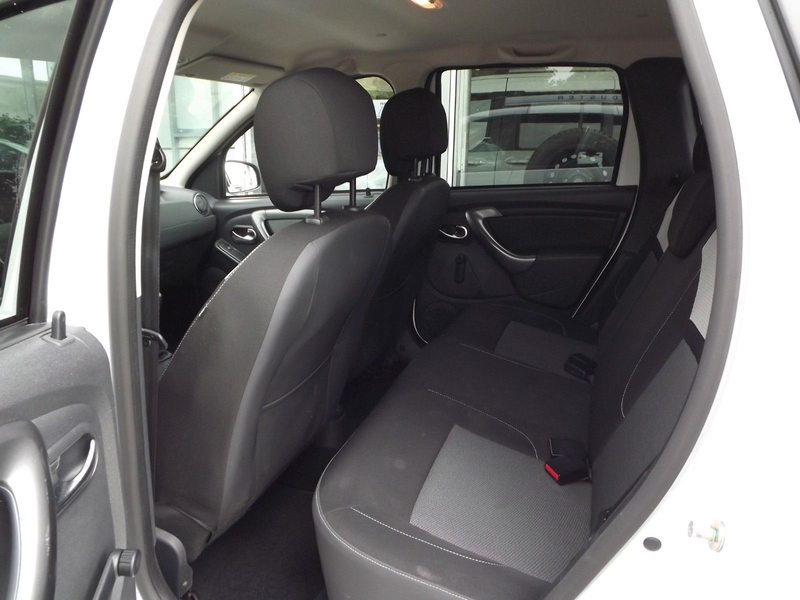 Dacia Duster Black Shadow 4x2*Klima*SHZ*Kam*Allwetter* — photo 15