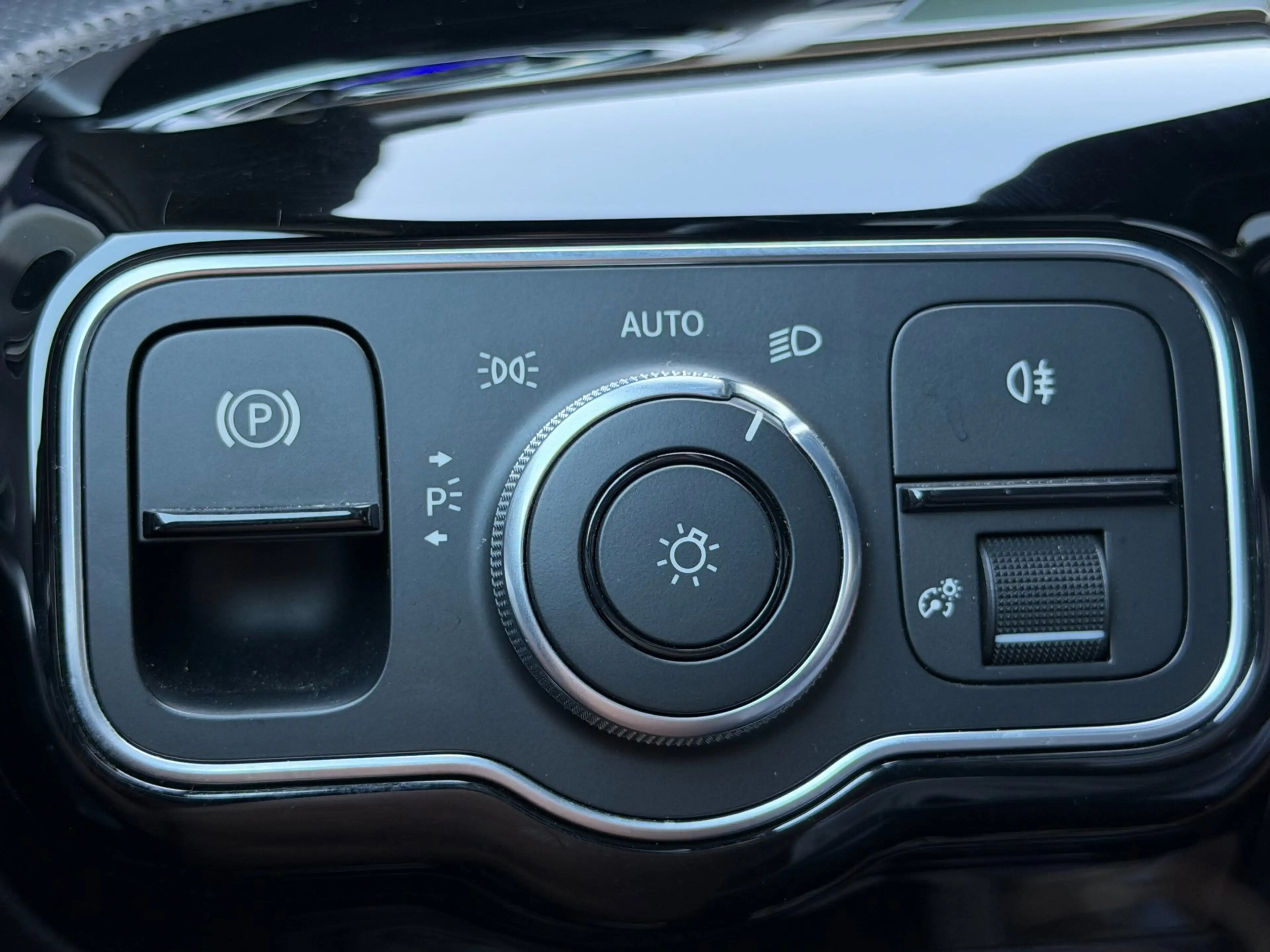 Mercedes-Benz A 35 AMG 4MATIC Premium Plus Pano | Memory | Burmester | Sf — photo 30