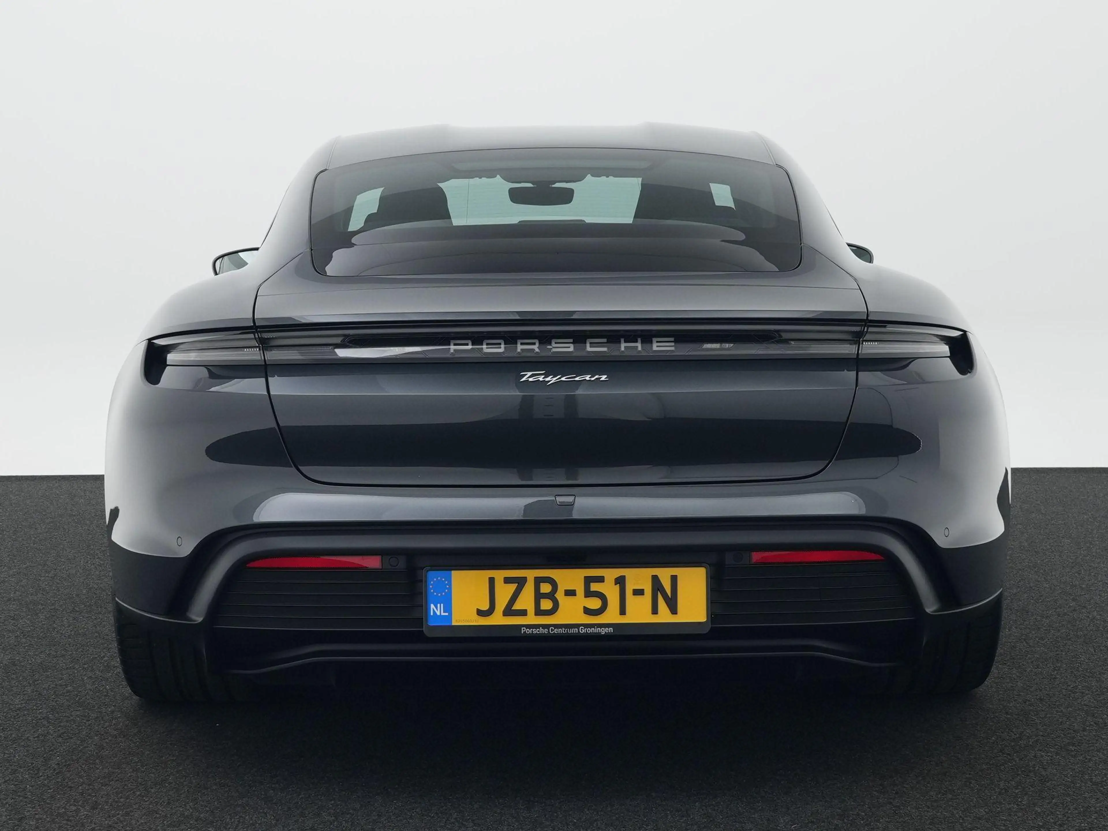 Porsche Taycan — photo 4