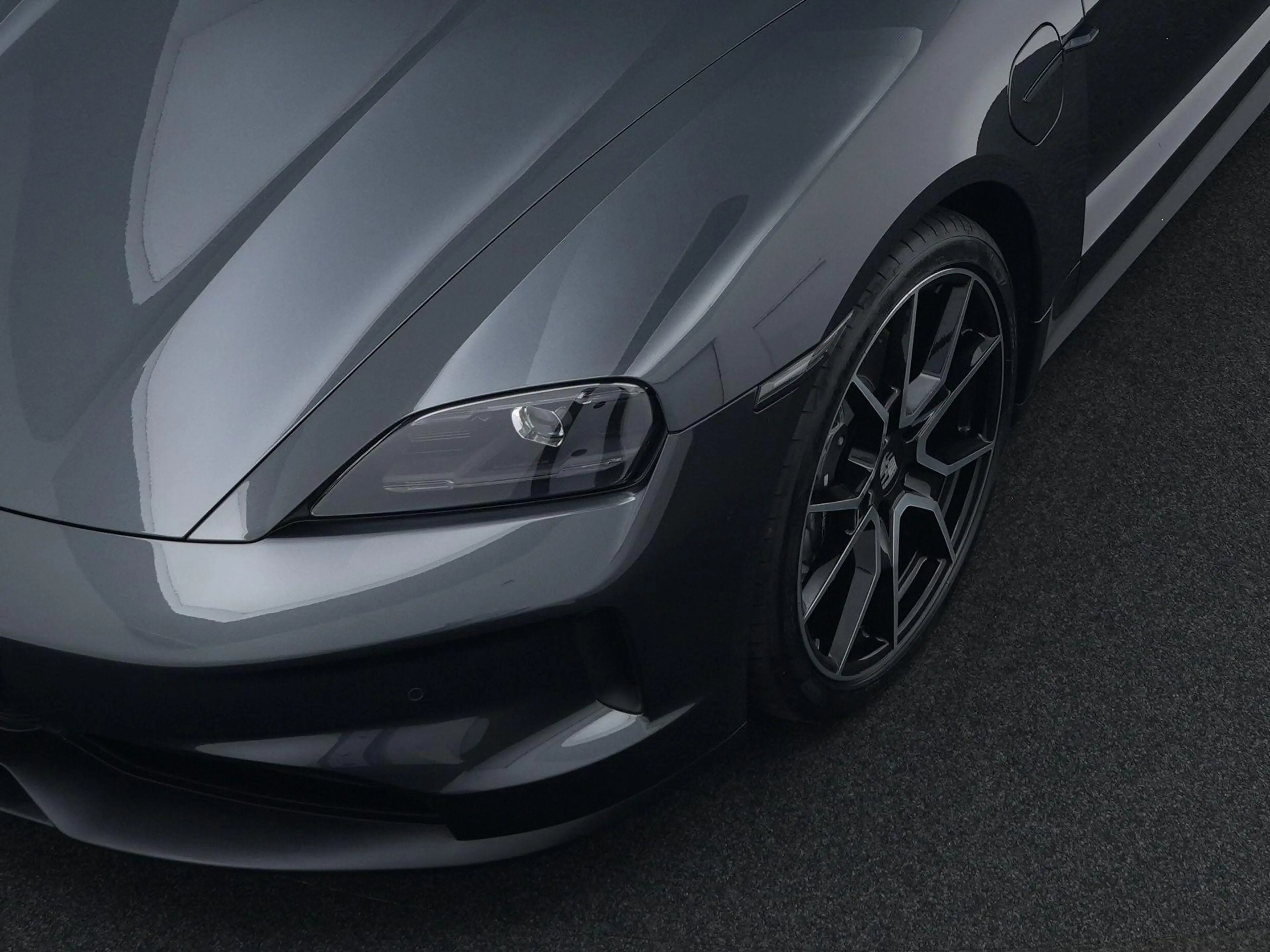 Porsche Taycan — photo 13