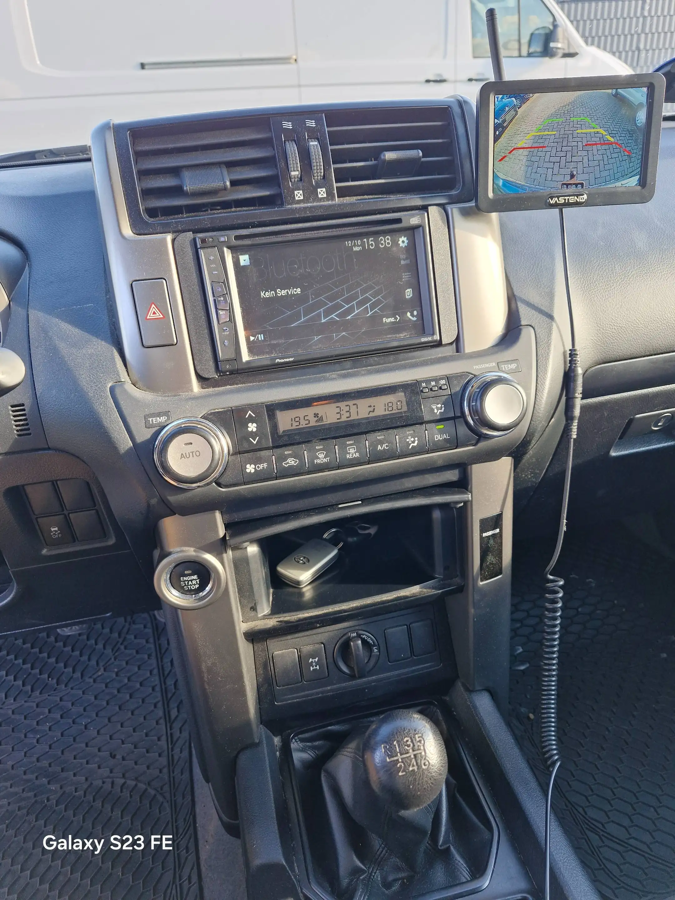 Toyota Land Cruiser Basis 150 — photo 12