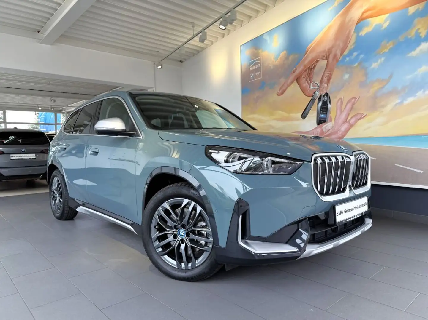 BMW iX1 xDrive30 xLine KAM+KOMF+ACC+AHK+SPUR+AL+MEMO Grün - 2