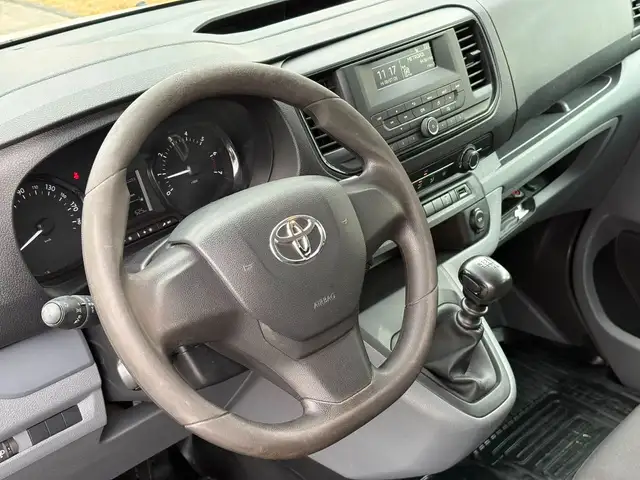 Toyota Proace view 10