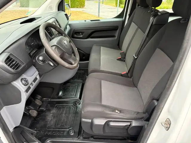 Toyota Proace view 11