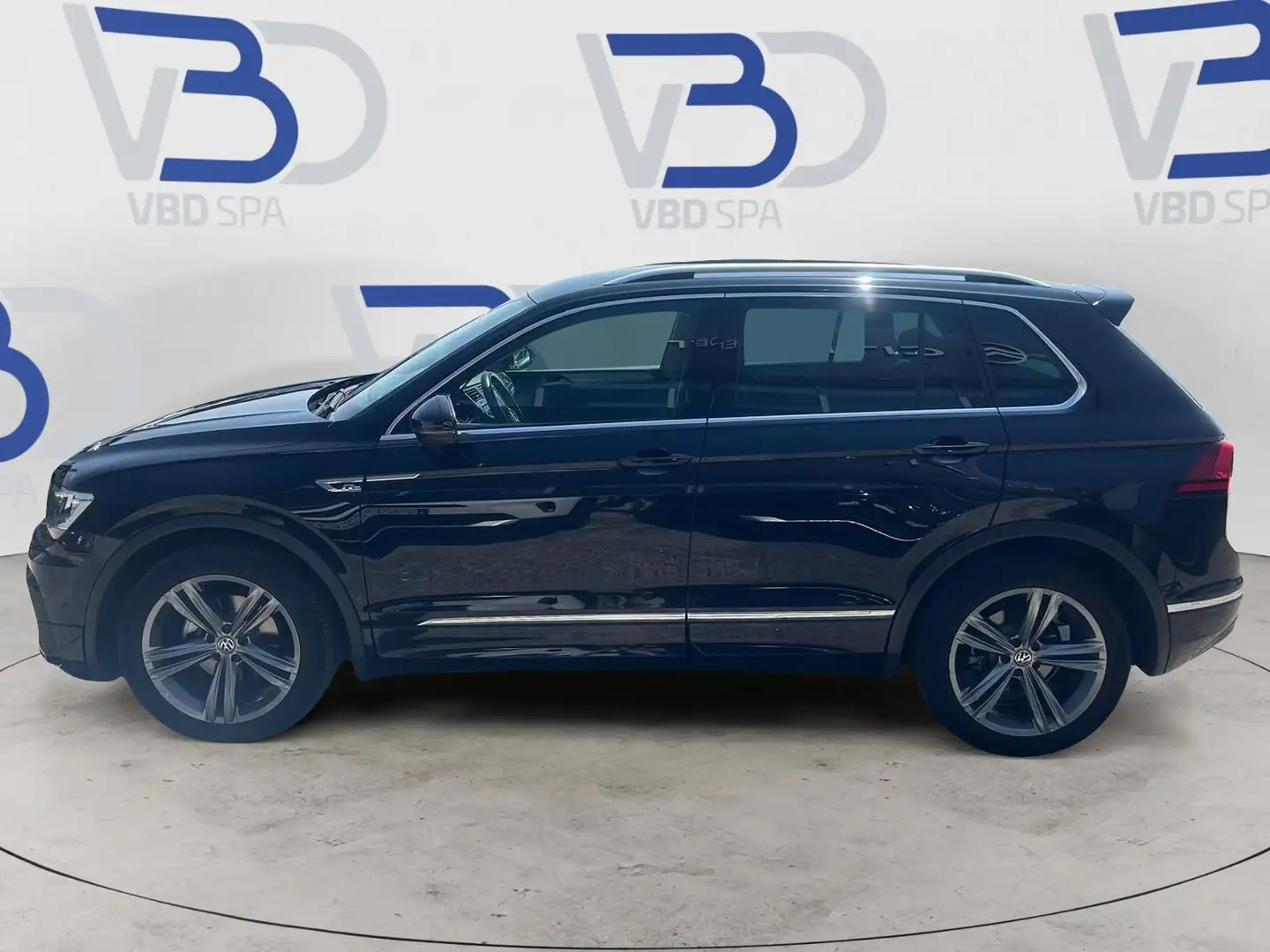 Volkswagen Tiguan II 1.5 tsi Sport 130cv Чорний - 2