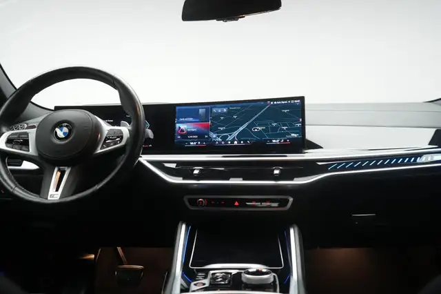BMW X6 view 13