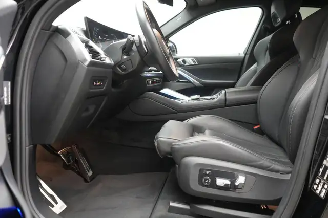 BMW X6 view 10