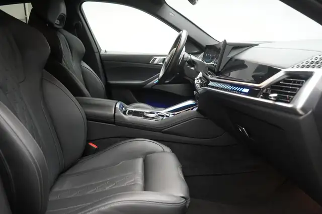 BMW X6 view 7