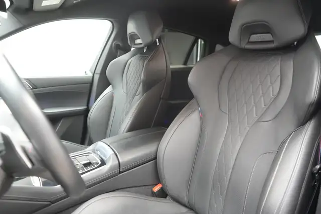 BMW X6 view 11
