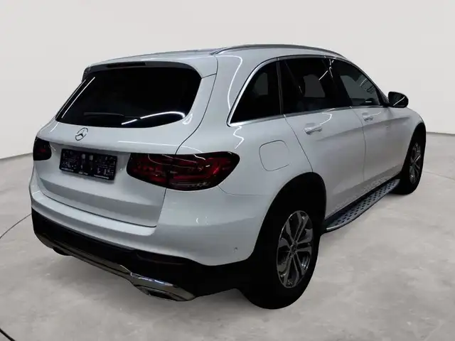 Mercedes-Benz GLC view 4