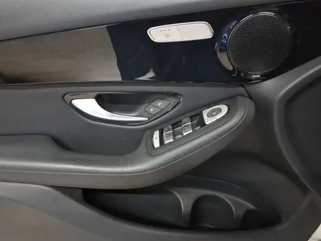 Mercedes-Benz GLC view 18