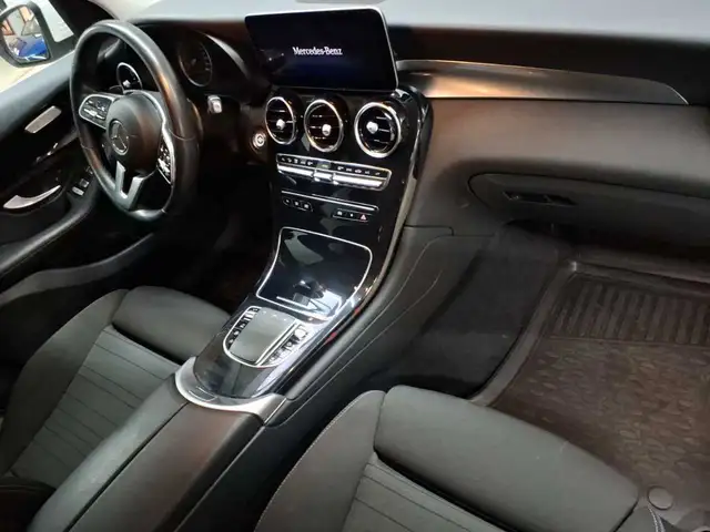 Mercedes-Benz GLC view 9