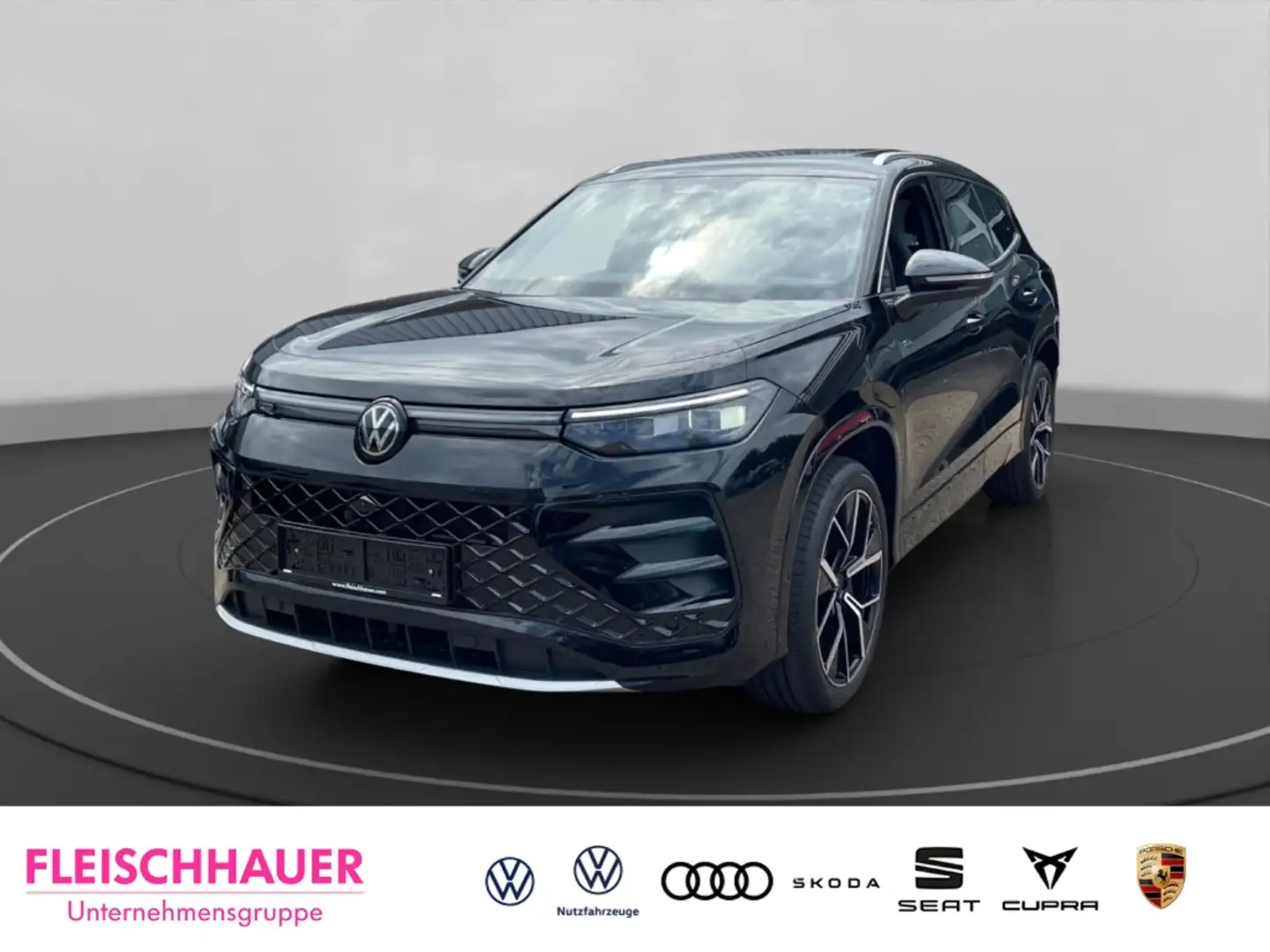 Volkswagen Tayron 1.5 TSI eHybrid R-Line AHK MATRIX PANO IQ.DRIVE Schwarz - 1