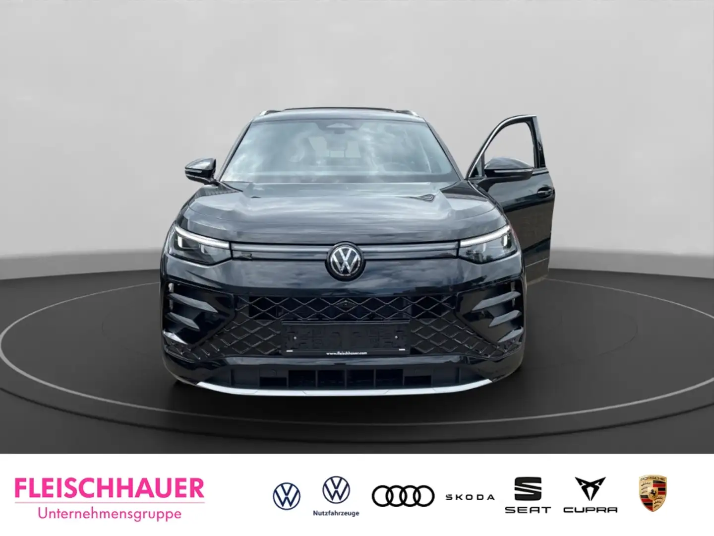 Volkswagen Tayron 1.5 TSI eHybrid R-Line AHK MATRIX PANO IQ.DRIVE Schwarz - 2