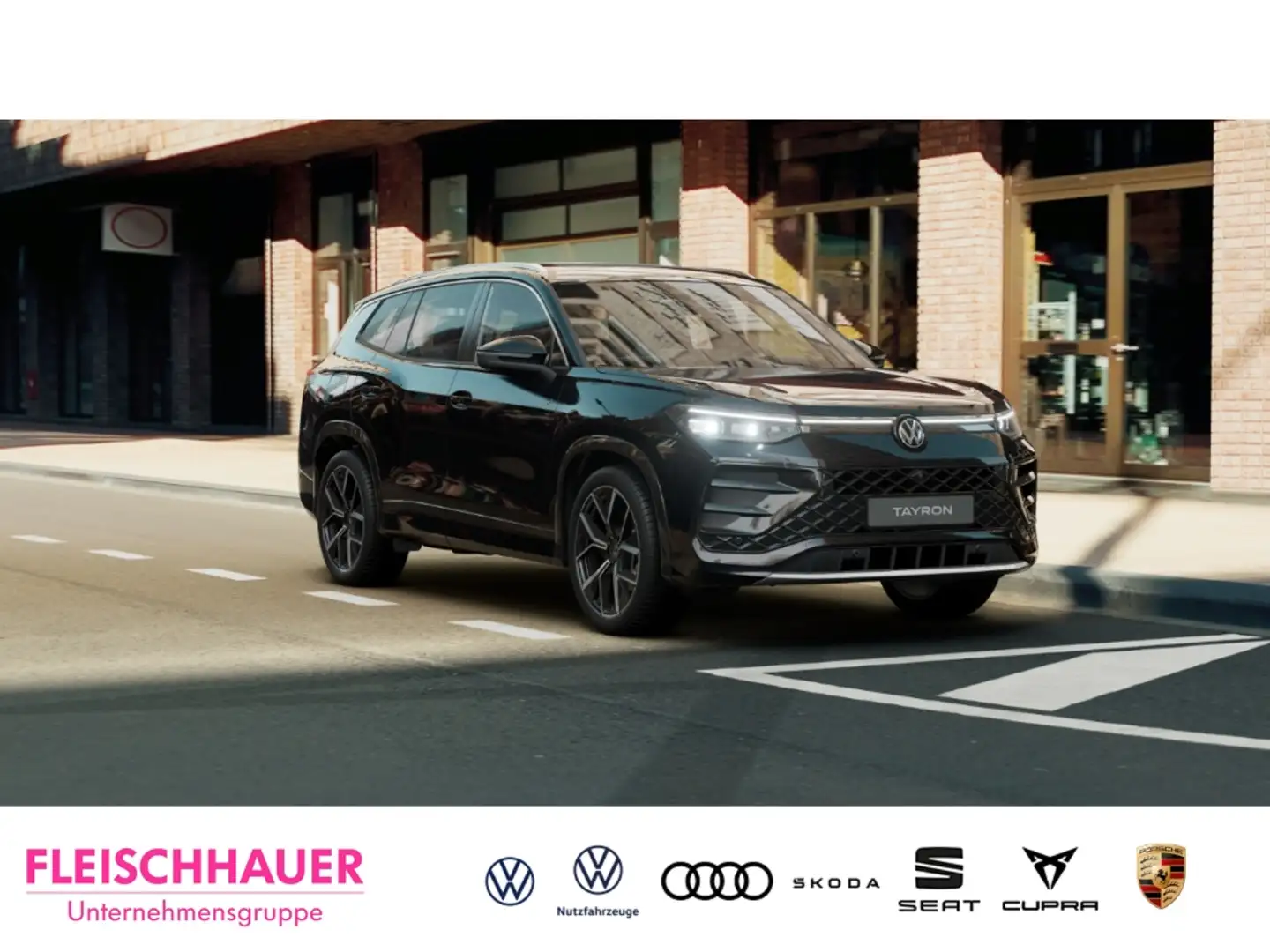 Volkswagen Tayron 1,5l eHybrid R-Line AHK MATRIX PANO IQ.DRIVE Negro - 1