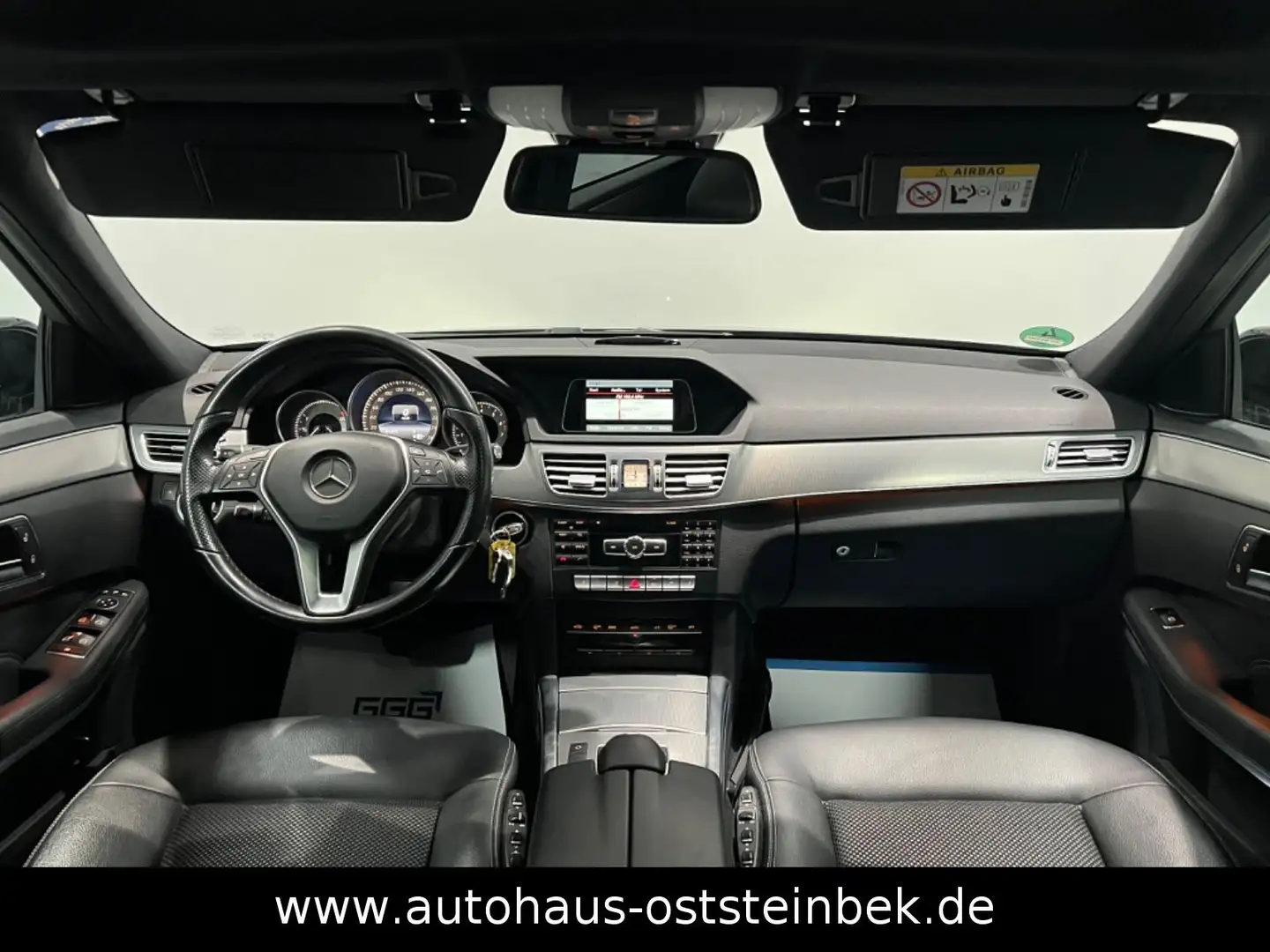 Mercedes-Benz E 200 T CGI BLUEEFFICIENCY/PANO/NAVI/LED/PDC/AHK Negro - 2