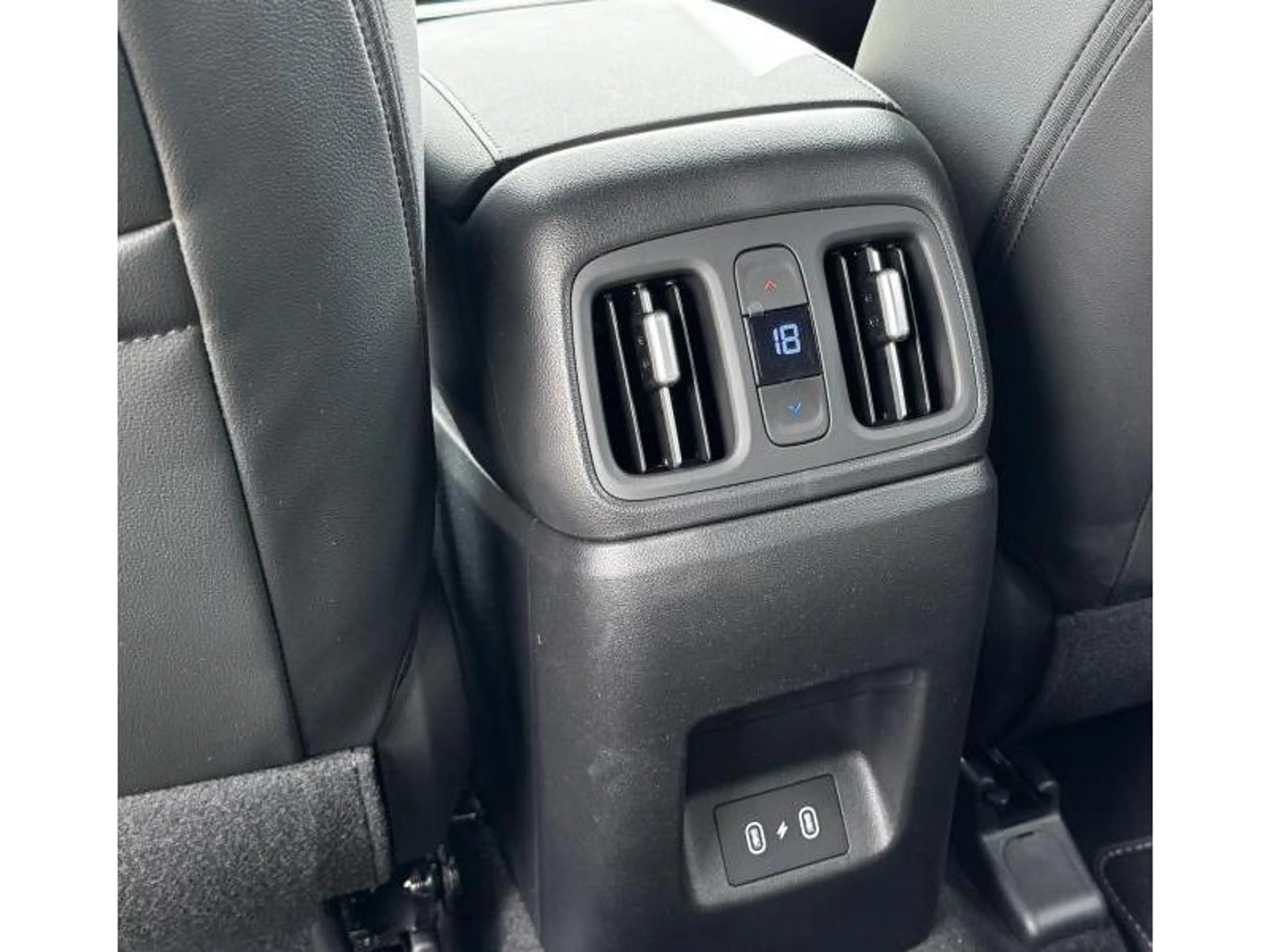 Hyundai TUCSON Feel Shadow 239 — photo 12