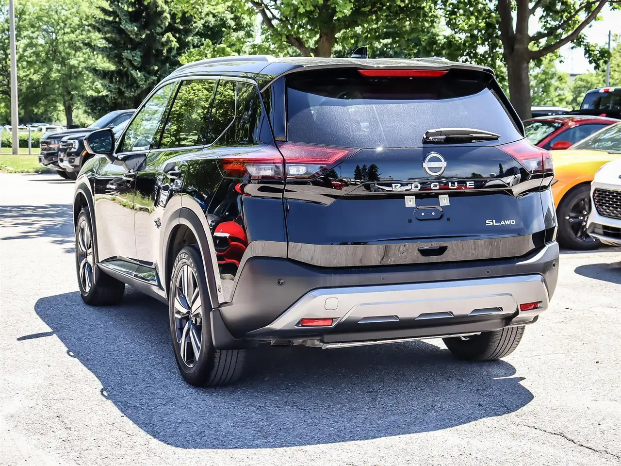 Nissan Rogue снимка Nissan Rogue