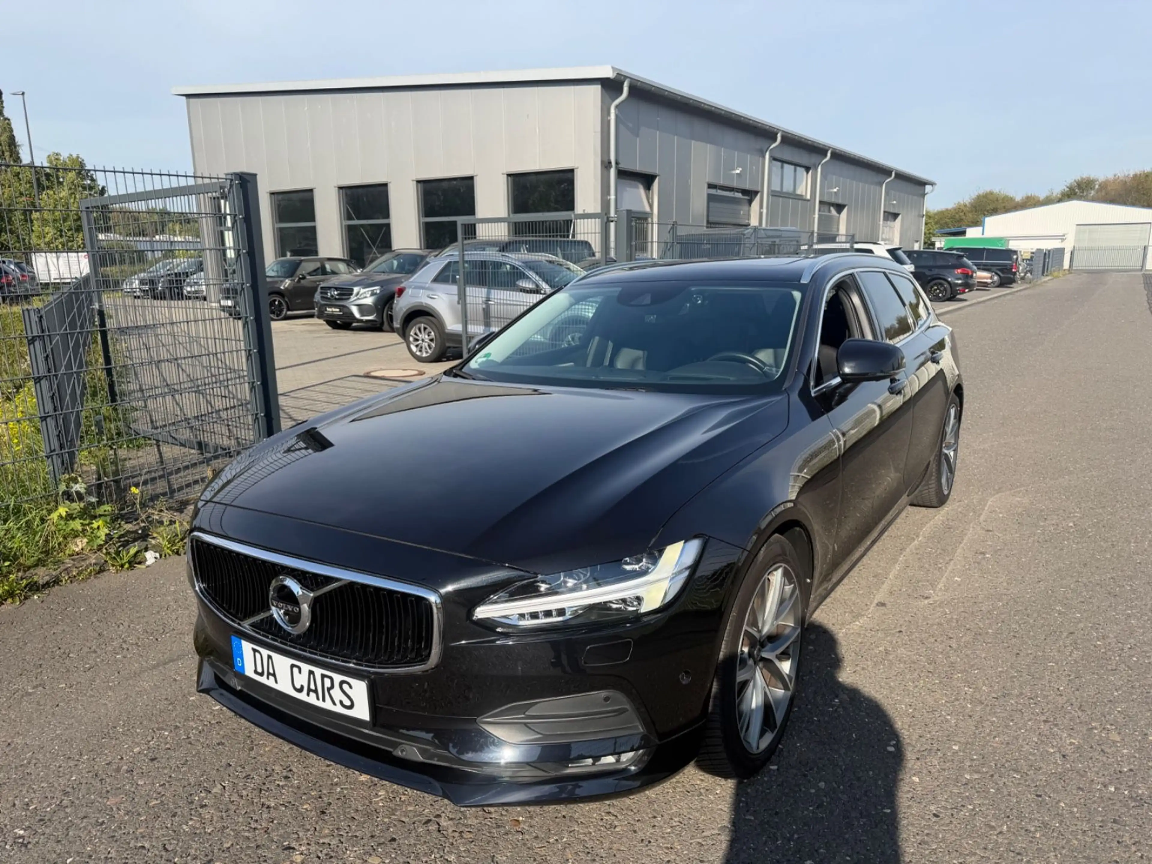Volvo V90 Momentum B&W Sound/Panorama/AHK-Maxi Voll!