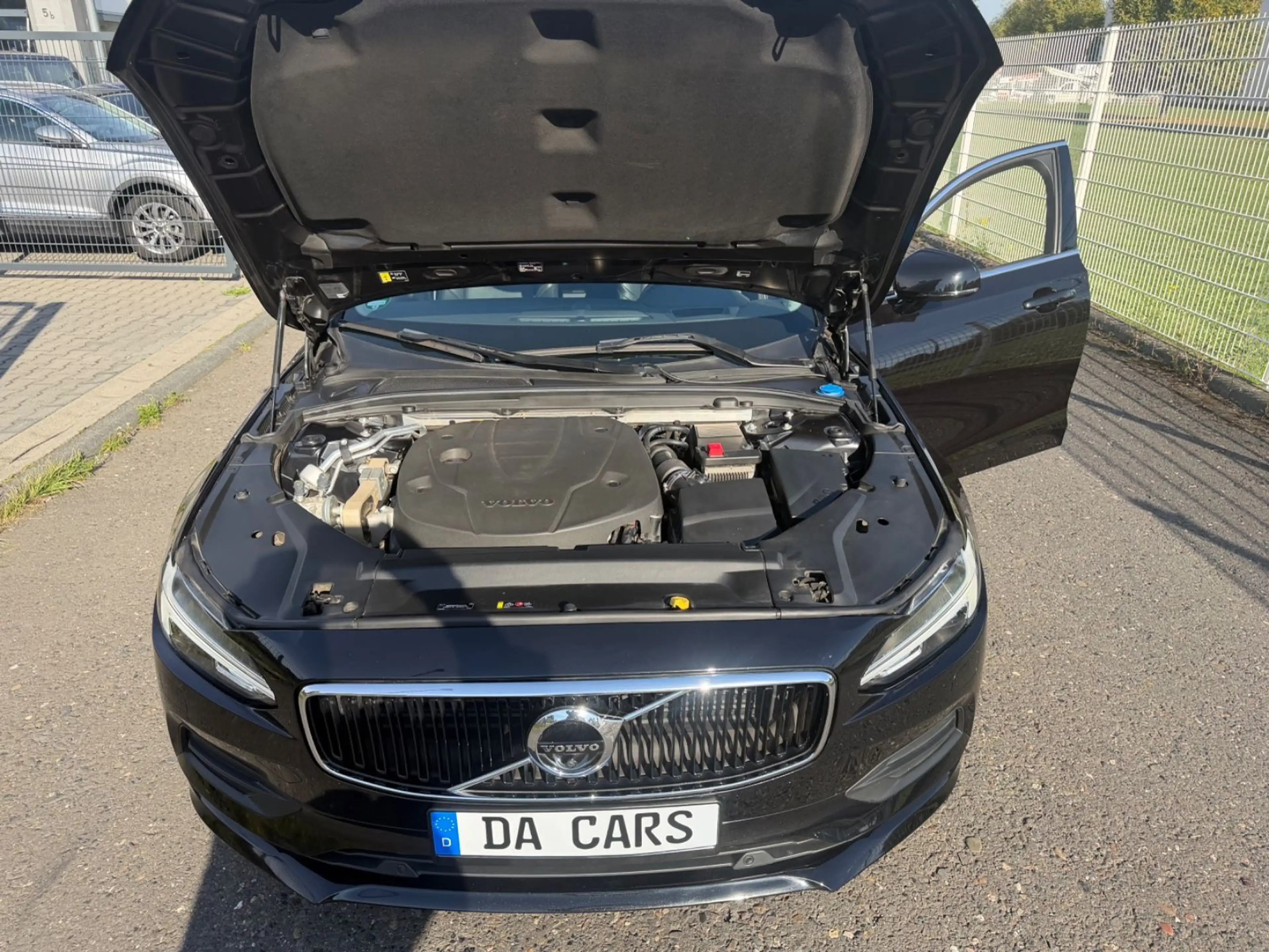 Volvo V90 Momentum B&W Sound/Panorama/AHK-Maxi Voll! — photo 14