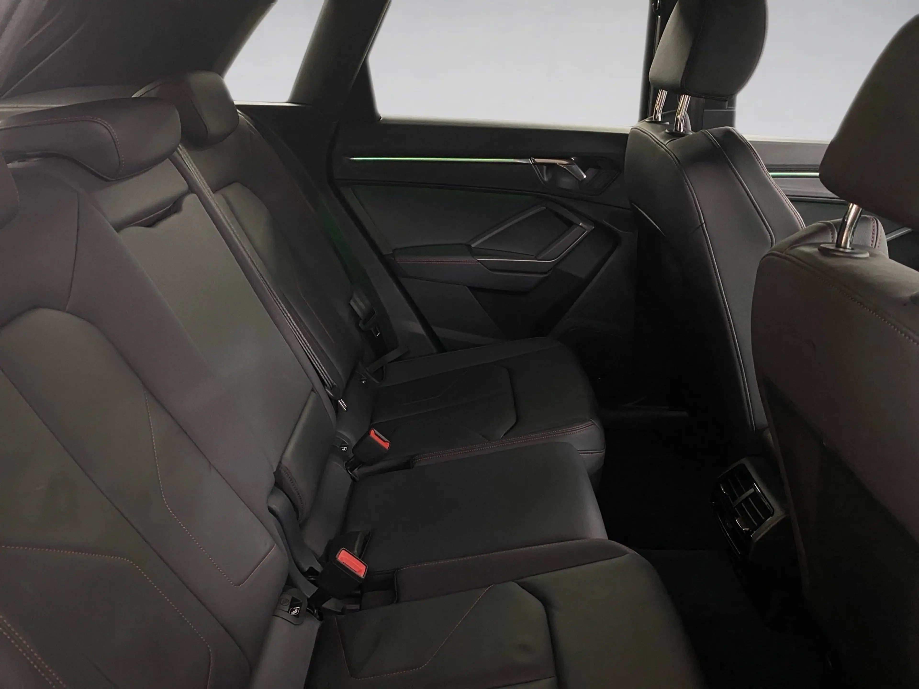 Audi Q3 35 TDI quattro S line AHK Pano 2xKlima 360 LM — photo 11