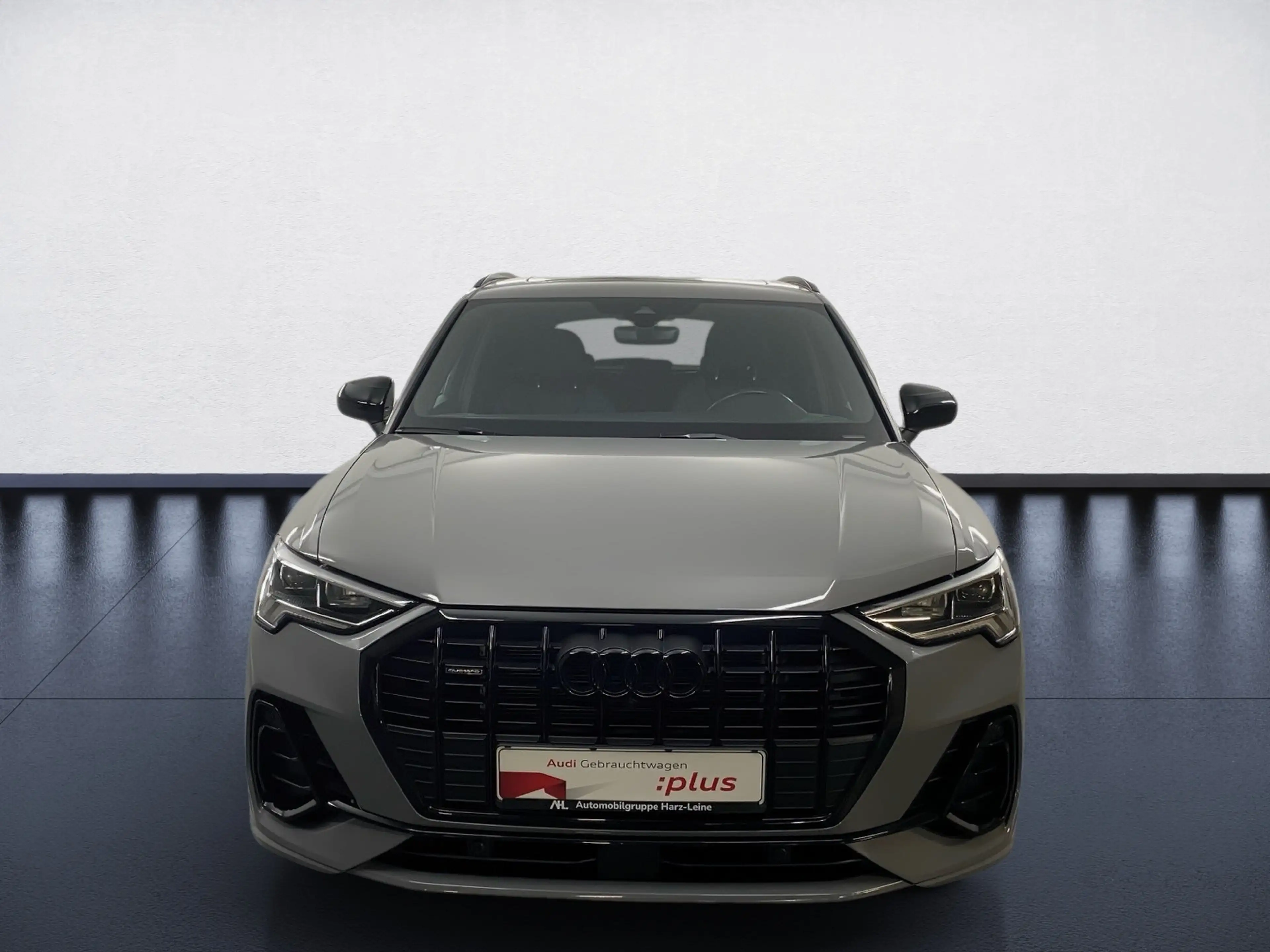 Audi Q3 35 TDI quattro S line AHK Pano 2xKlima 360 LM — photo 9