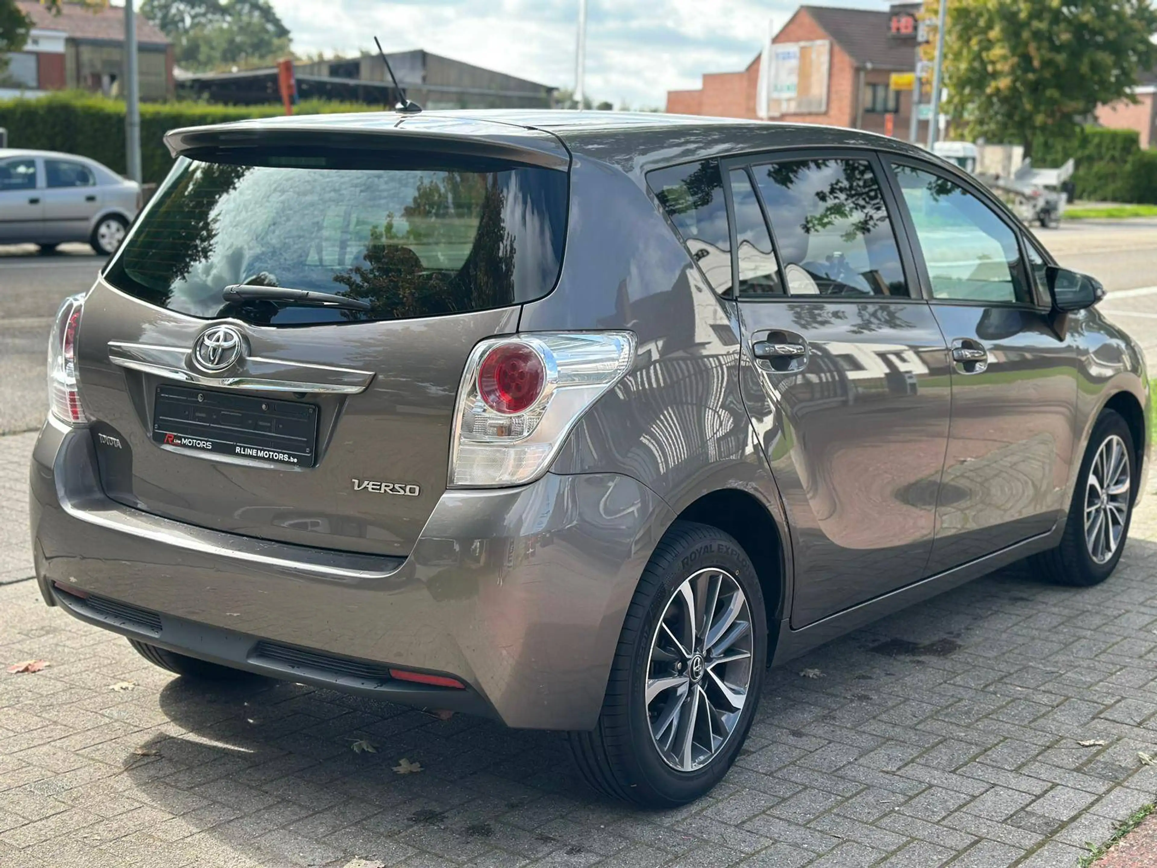 Toyota Verso 1.6i - 66.001KM - 7zitplaatsen - pano - camera - airco — photo 4