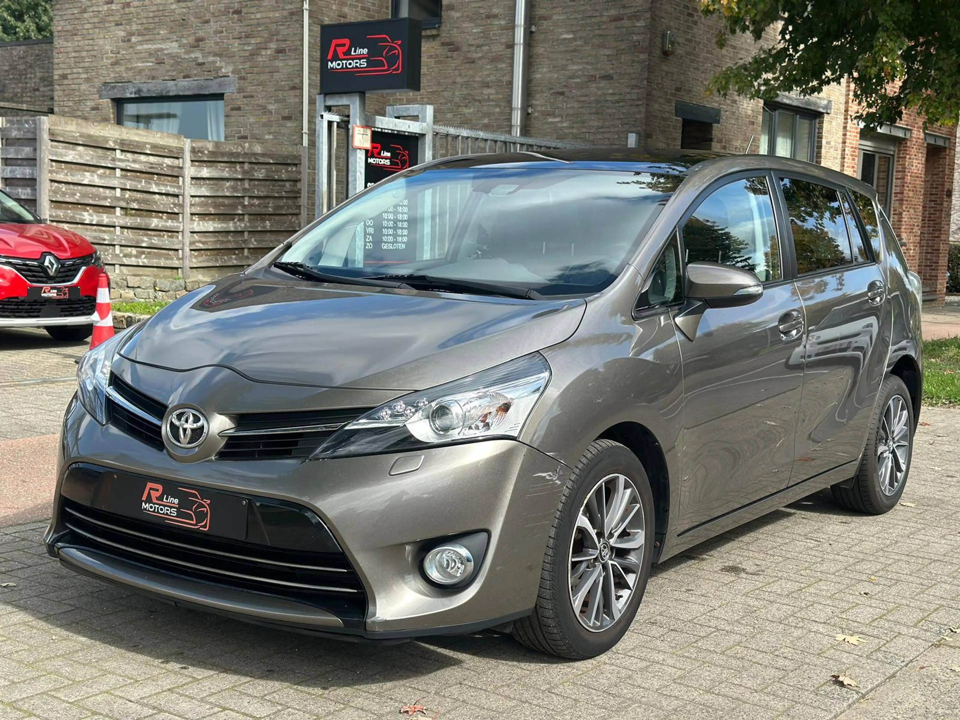 Toyota Verso 1.6i - 66.001KM - 7zitplaatsen - pano - camera - airco
