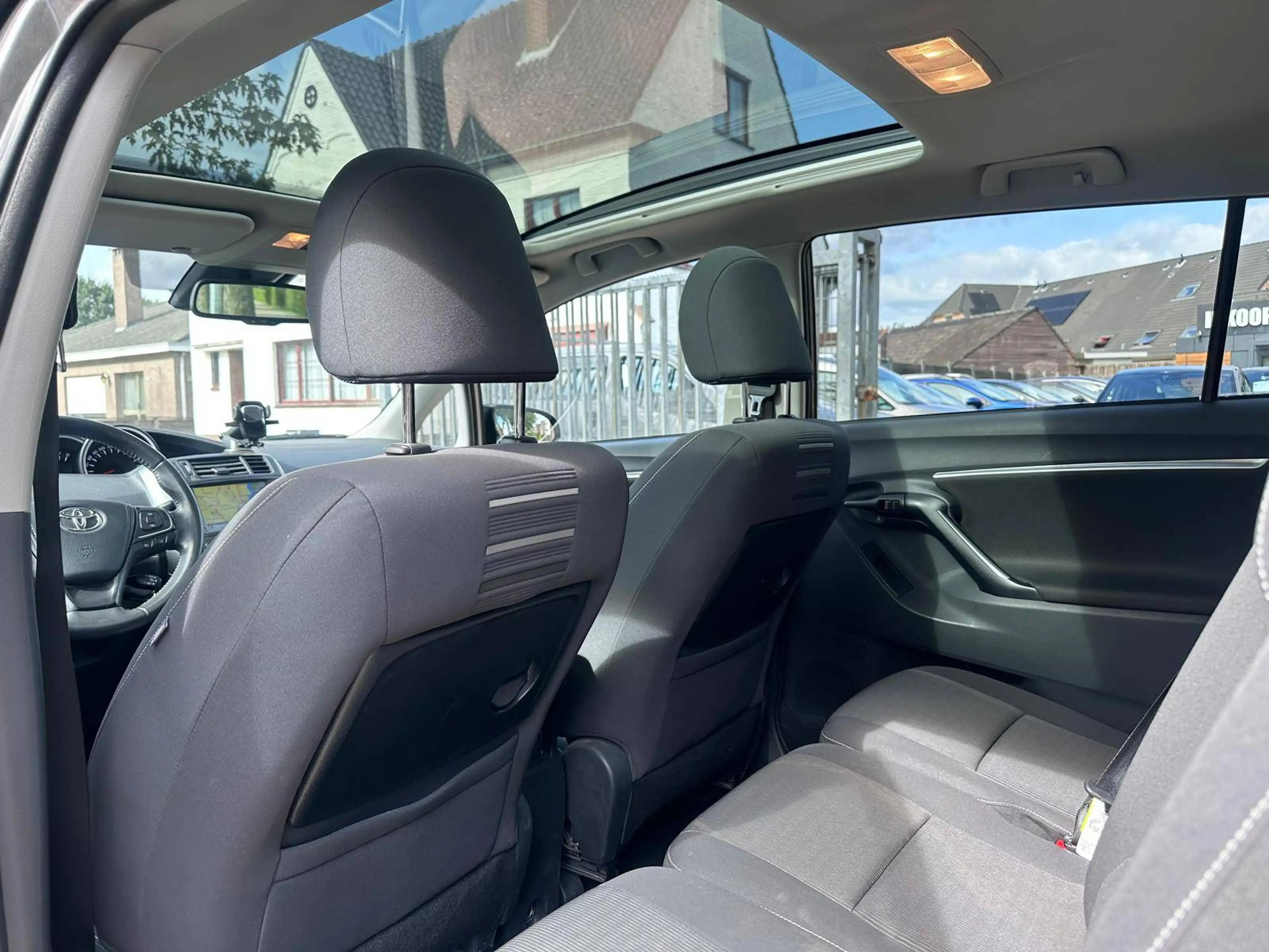 Toyota Verso 1.6i - 66.001KM - 7zitplaatsen - pano - camera - airco — photo 12