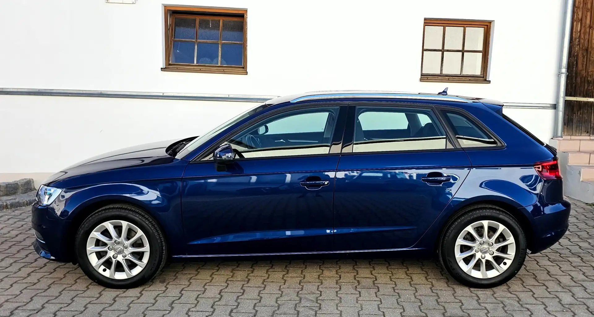 Audi A3 Attraction Xenon/SHZ/Klimaautom. 2.Hand Blauw - 2
