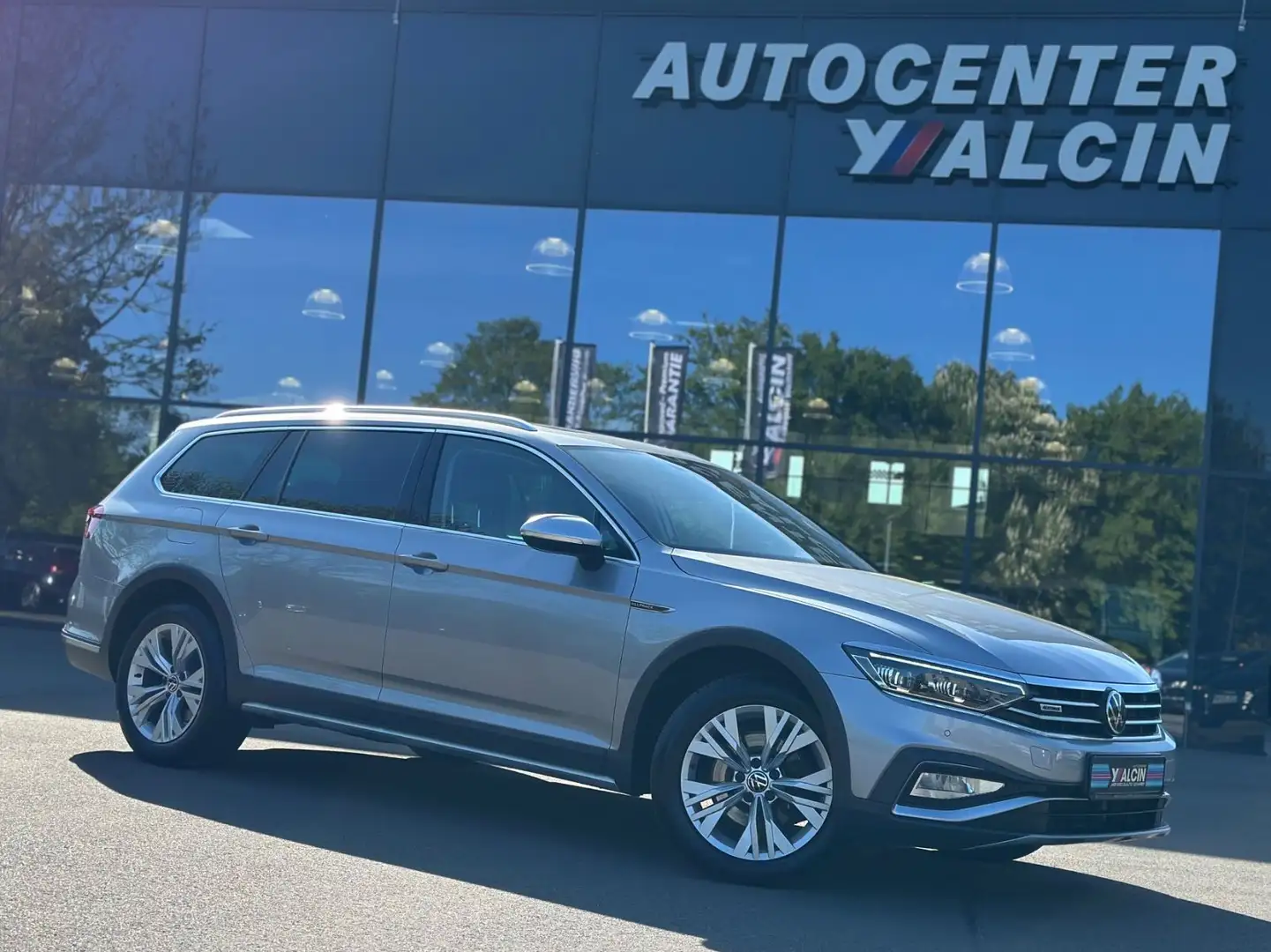 Volkswagen Passat Alltrack 2.0 TDI SCR DSG 4MOTION Alltrack Silber - 1