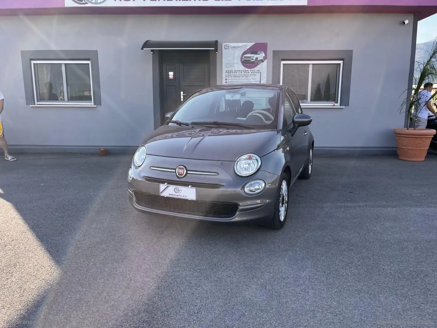Fiat 500 1.0 Hybrid Dolcevita Grijs - 1