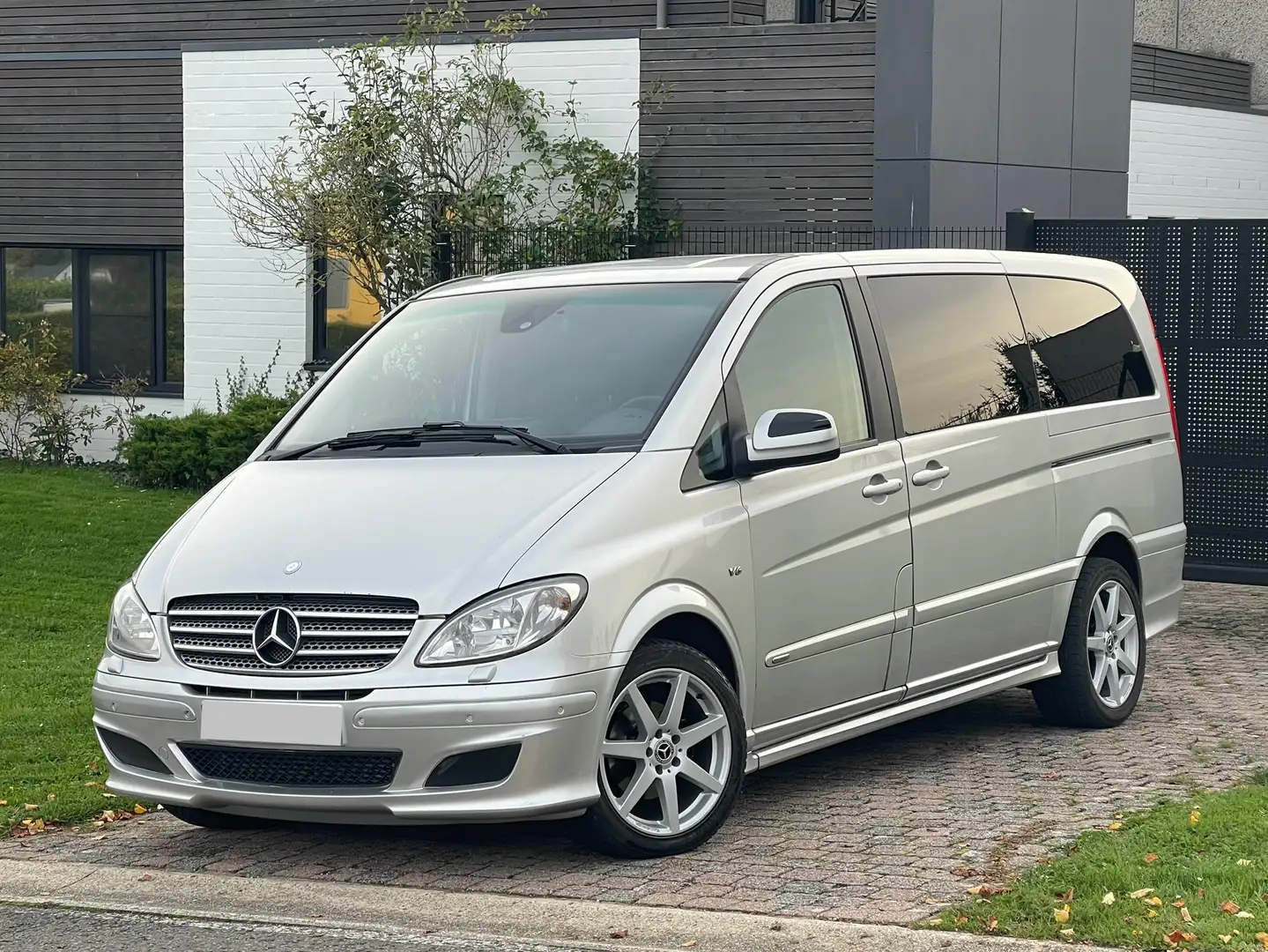 Mercedes-Benz Viano 3.0 CDI V6 X-Clusive Automatique - 1