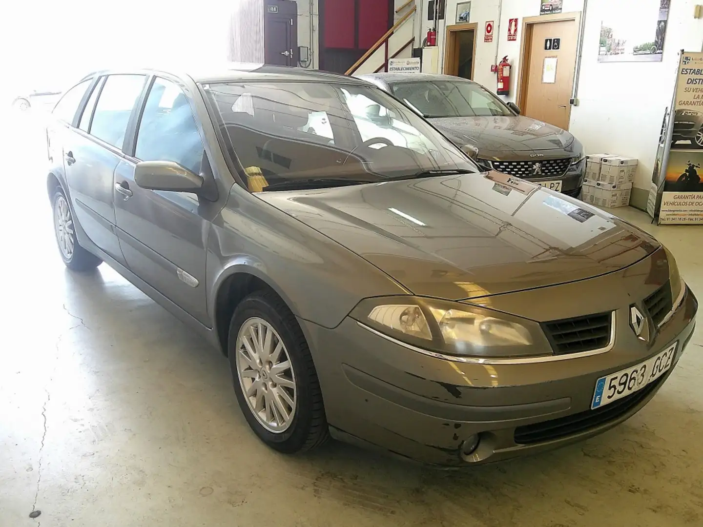 Renault Laguna G.Tour 2.0dCi Dynamique Gris - 2