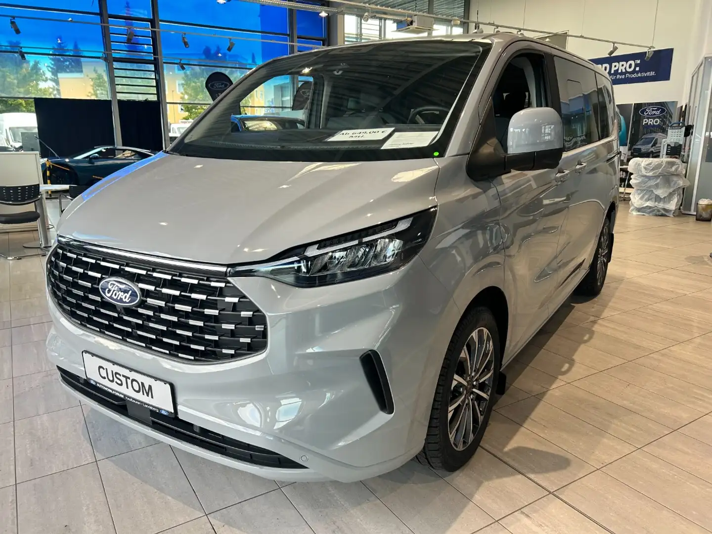 Ford Tourneo Custom Titanium X L1 | LED | PANO | STANDHZ | KLIMA | KAM Gris - 2