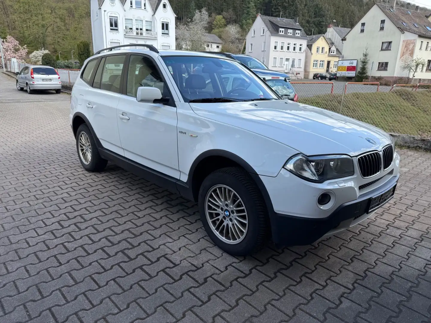 BMW X3 2.0i, 153000 km, Panoramadach, Navi, BT! Blanc - 2
