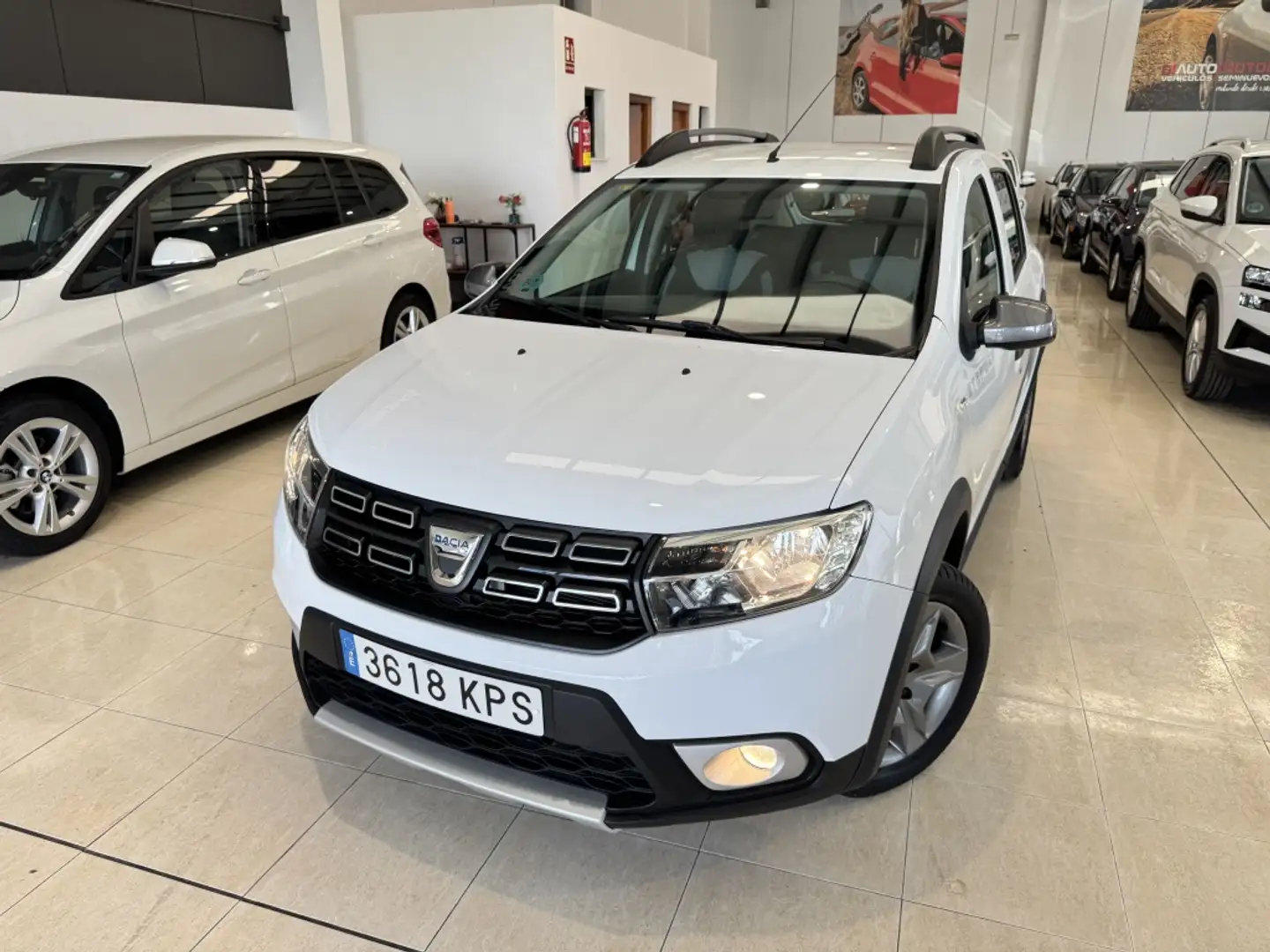 Dacia Sandero 0.9 TCE Stepway Comfort 66kW Blanc - 1